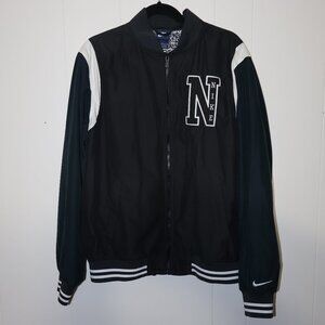 Nike Varsity Style Bomber Jacket – Black Athletic Logo Jacket (Men’s L)